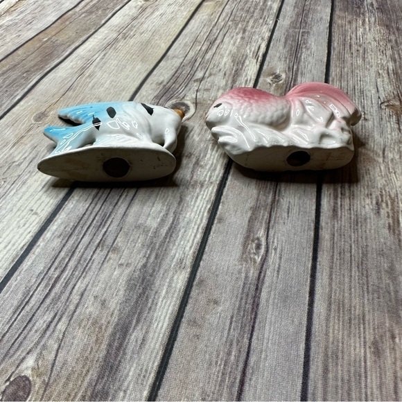 Vintage Pink Blue Kissing Fish Japan Ceramic Figurines Fishes 70's 60's Girl Boy - Picture 9 of 12